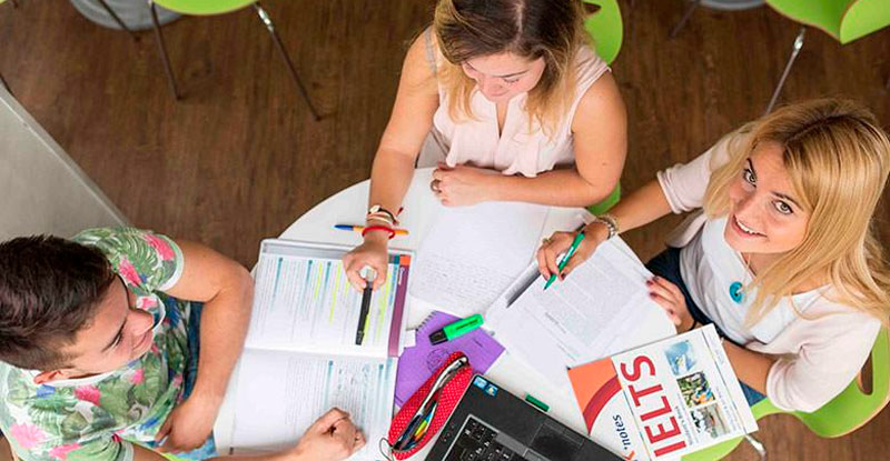 IELTS (International English Language Testing System)